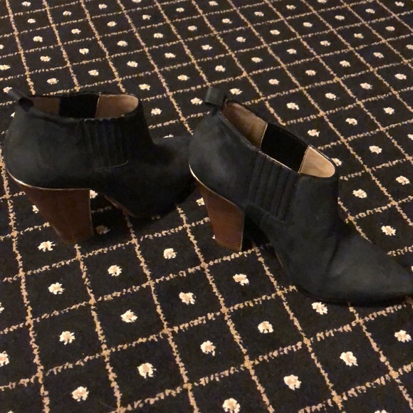 Michael Kors Booties - Picture 1 of 8